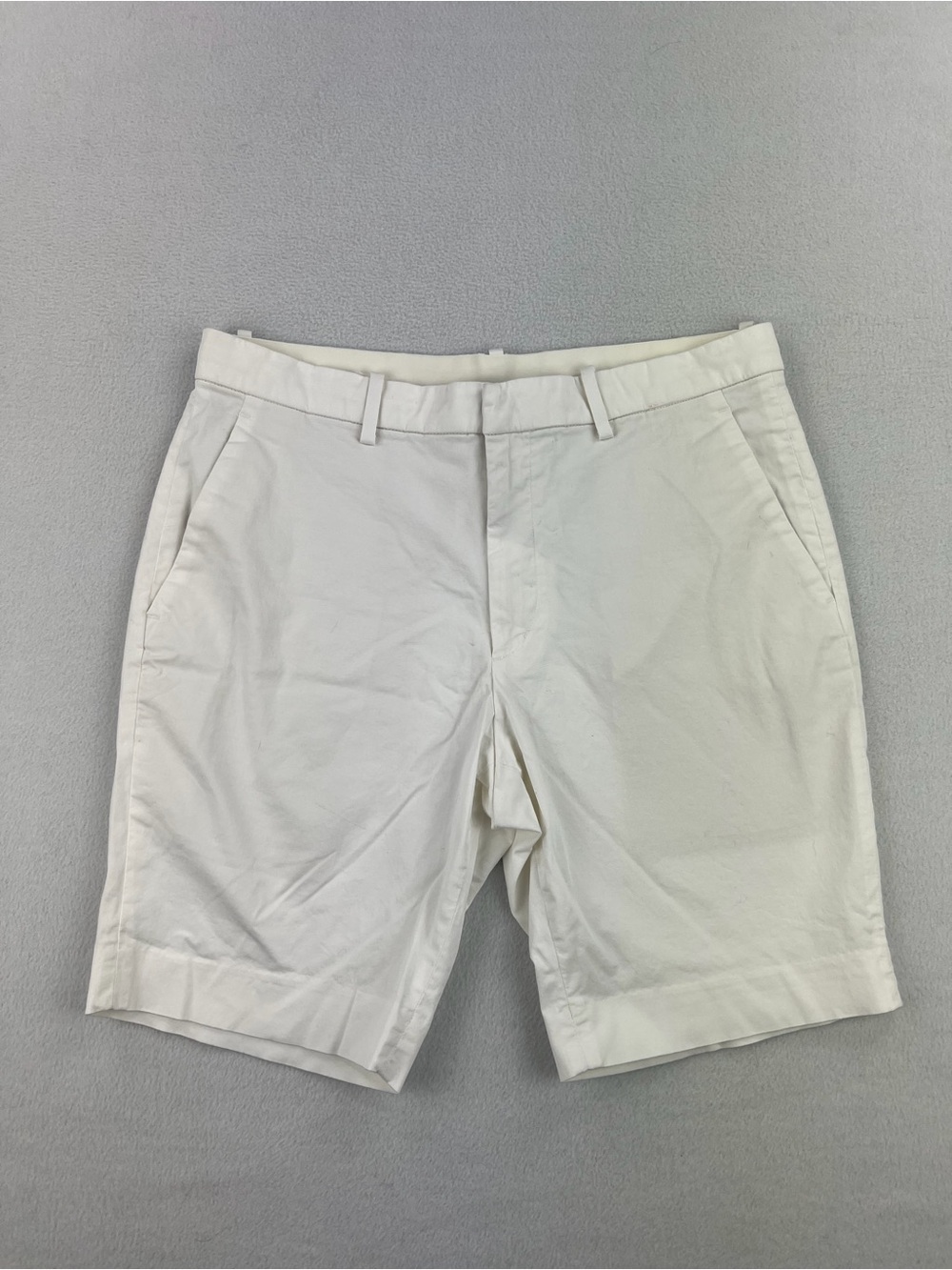 UNIQLO Mens Stretch Slim Fit White Chino Shorts 9” Inseam Drawstrings Size L - Picture 1 of 9